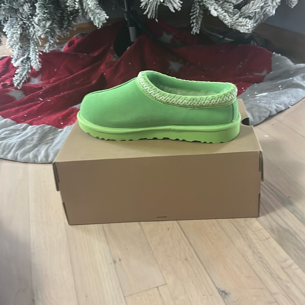 UGGS Women’s Tasman in lime green, size 8. Brand new, never been worn.